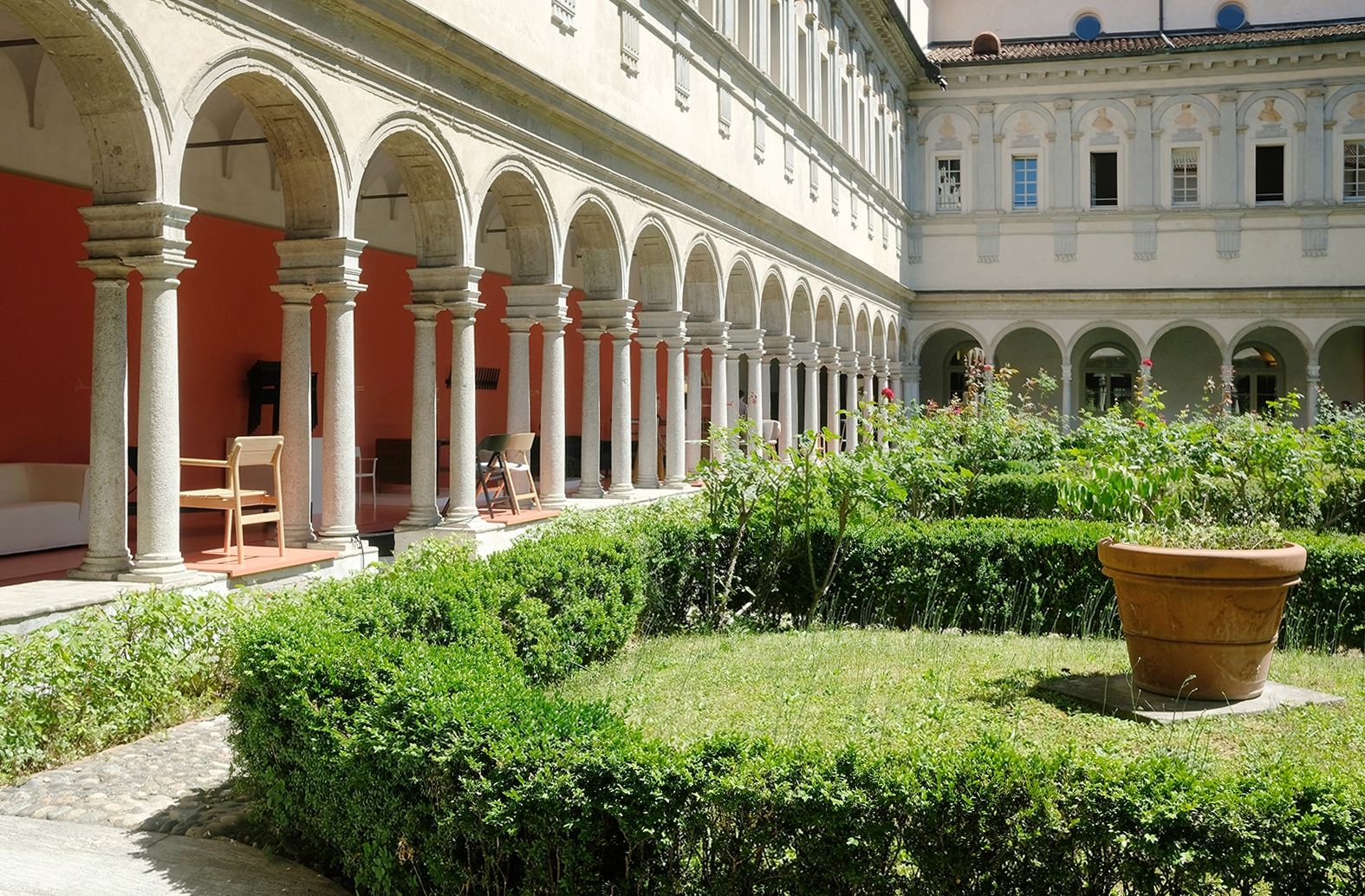 Kreuzgang der Kirche San Simpliciano, Padiglione (Pavillon) Brera, Fuorisalone, anlässlich des Salone del Mobile 2022