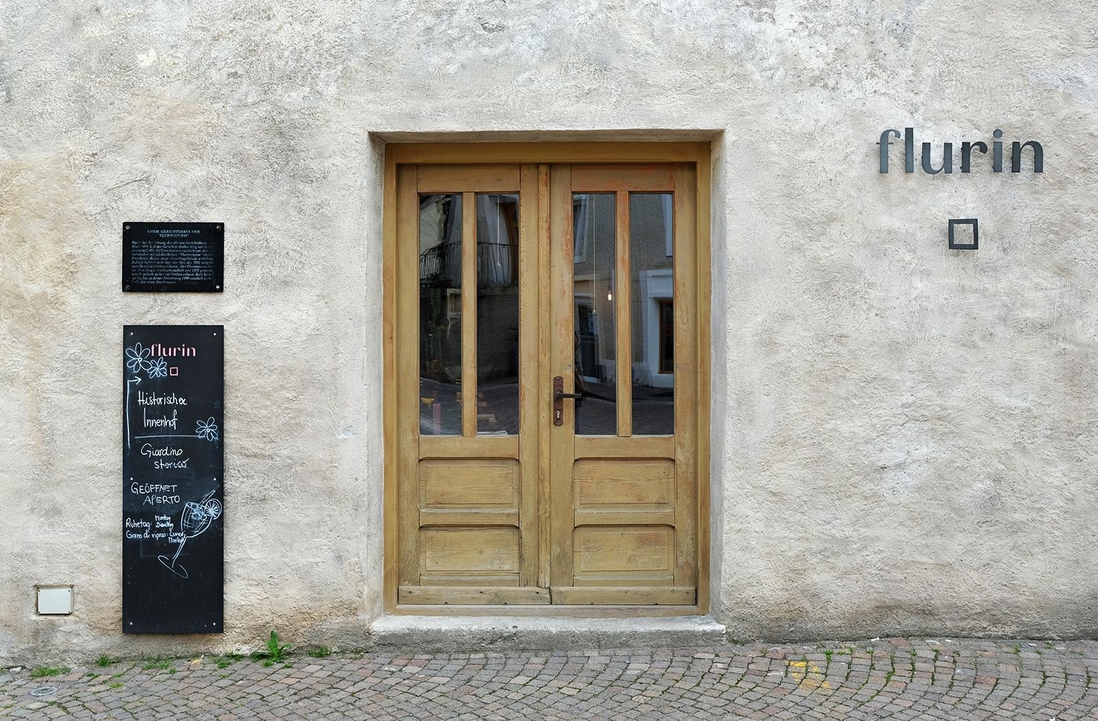Herzlich Willkommen bei Thomas Ortler im Südtiroler Vinschgau – Speisen, trinken und übernachten im Flurinsturm aus dem 14. Jahrhundert
