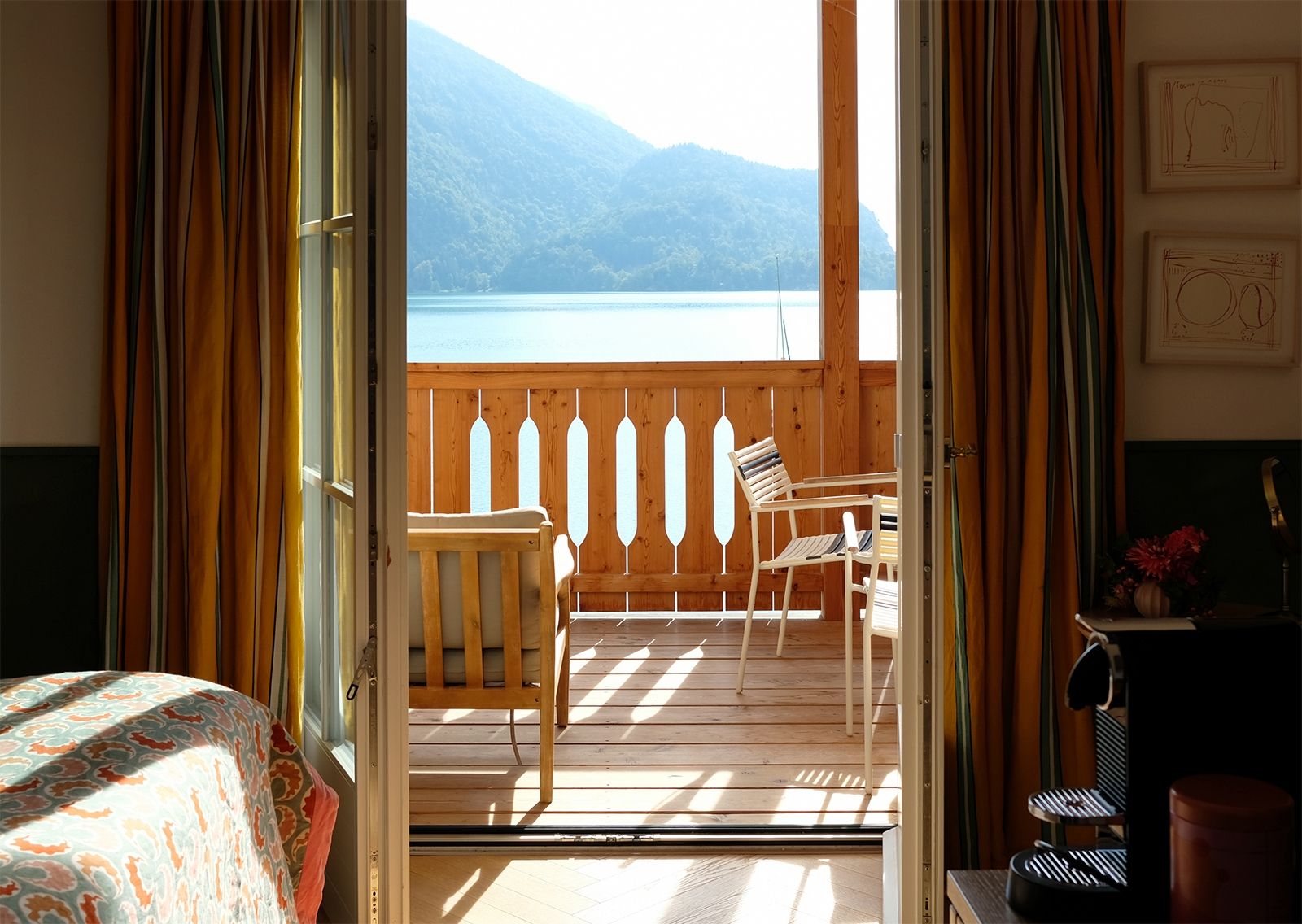 Herrlich entschleunigend – Alle acht Zimmer und Suiten haben einen Balkon mit Seeblick