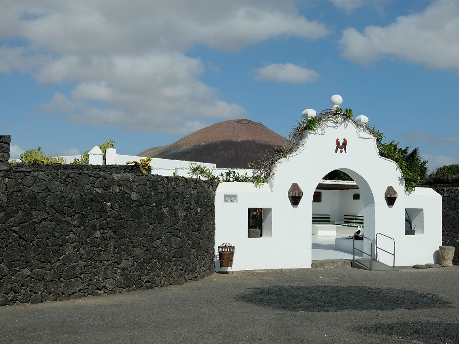 Cesar Manrique Lanzarote Cact 80