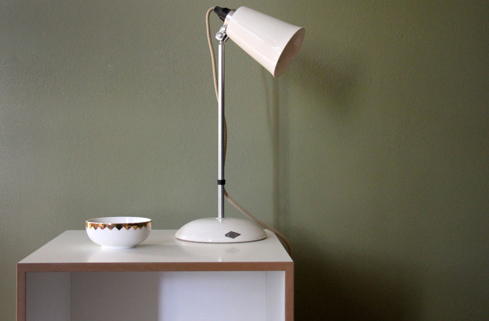 Rollcontainer, Lampe Hector, Wandfarbe »Olive« von F&B