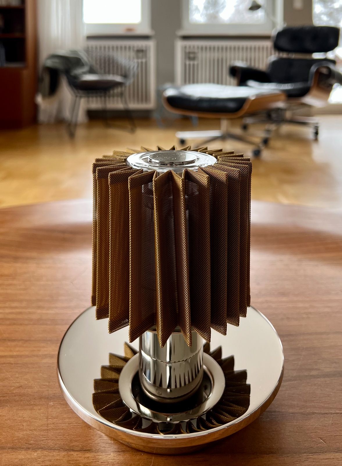 Die kleine Akku-Leuchte misst nur 13 x 13 Zentimeter